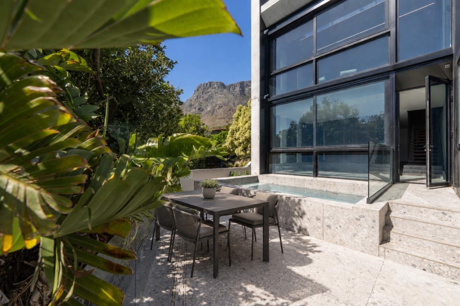 3 Bedroom Property for Sale in Oranjezicht Western Cape
